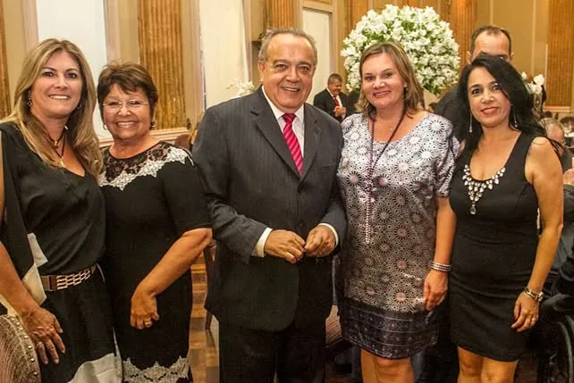 Elisabete Sartori em evento institucional do setor de seguros